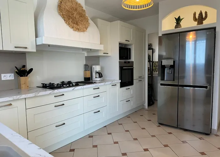 Porquerolles Au Lavandou * لو لا فاندو